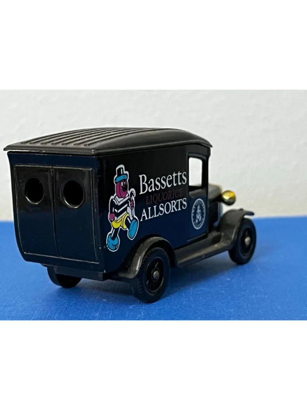 Lledo Days Gone Model A Ford Van Black Bassett's Liquorice Allsorts